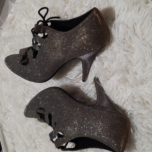 Fioni Shoes - Picture 2 of 6